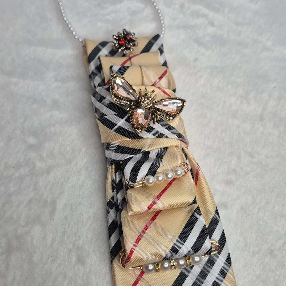 Handcrafted Luxury Fashion Necktie Necklace 📿 (PLAID PLEASURES)